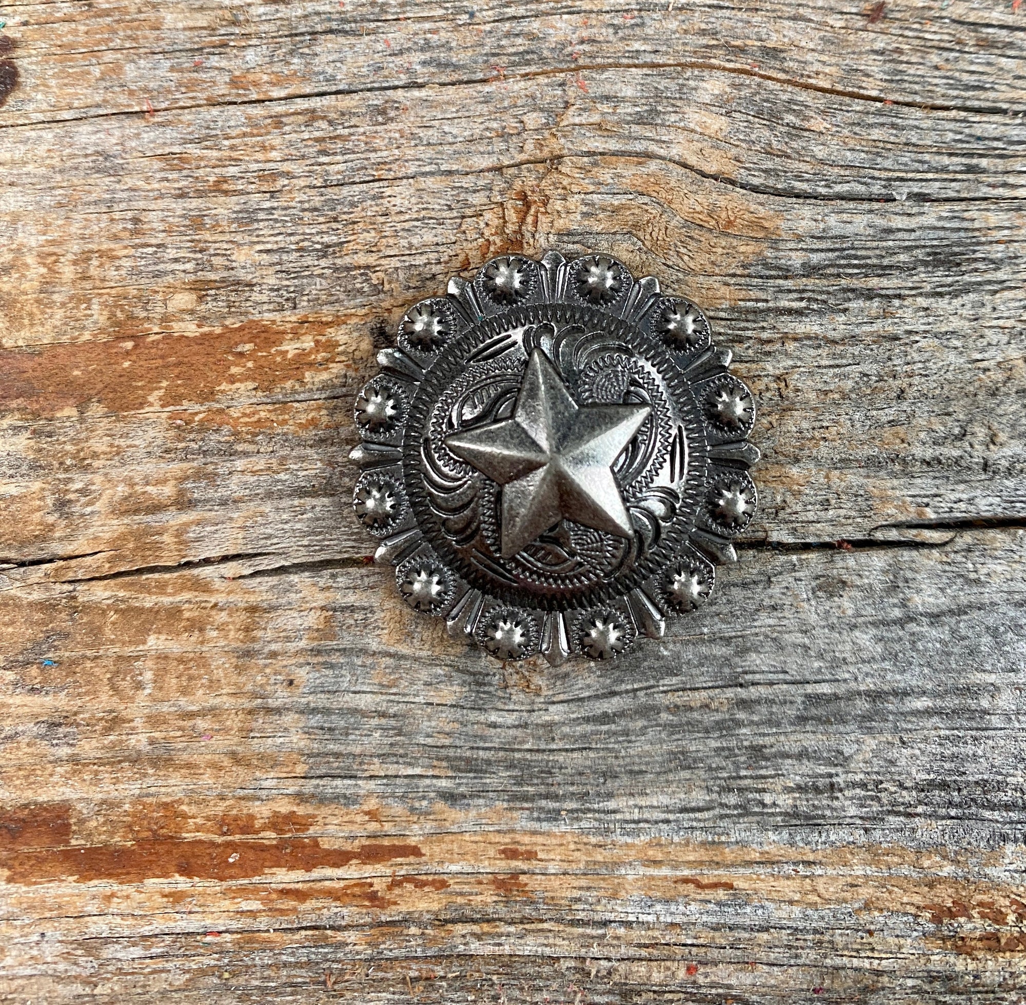 Antique Silver Star Concho 1.25&quot; W174L