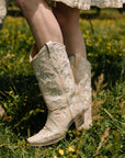 A3521 - WOMEN'S WHITE FLORAL EMBROIDERY AND CRYSTALS COWBOY BOOT