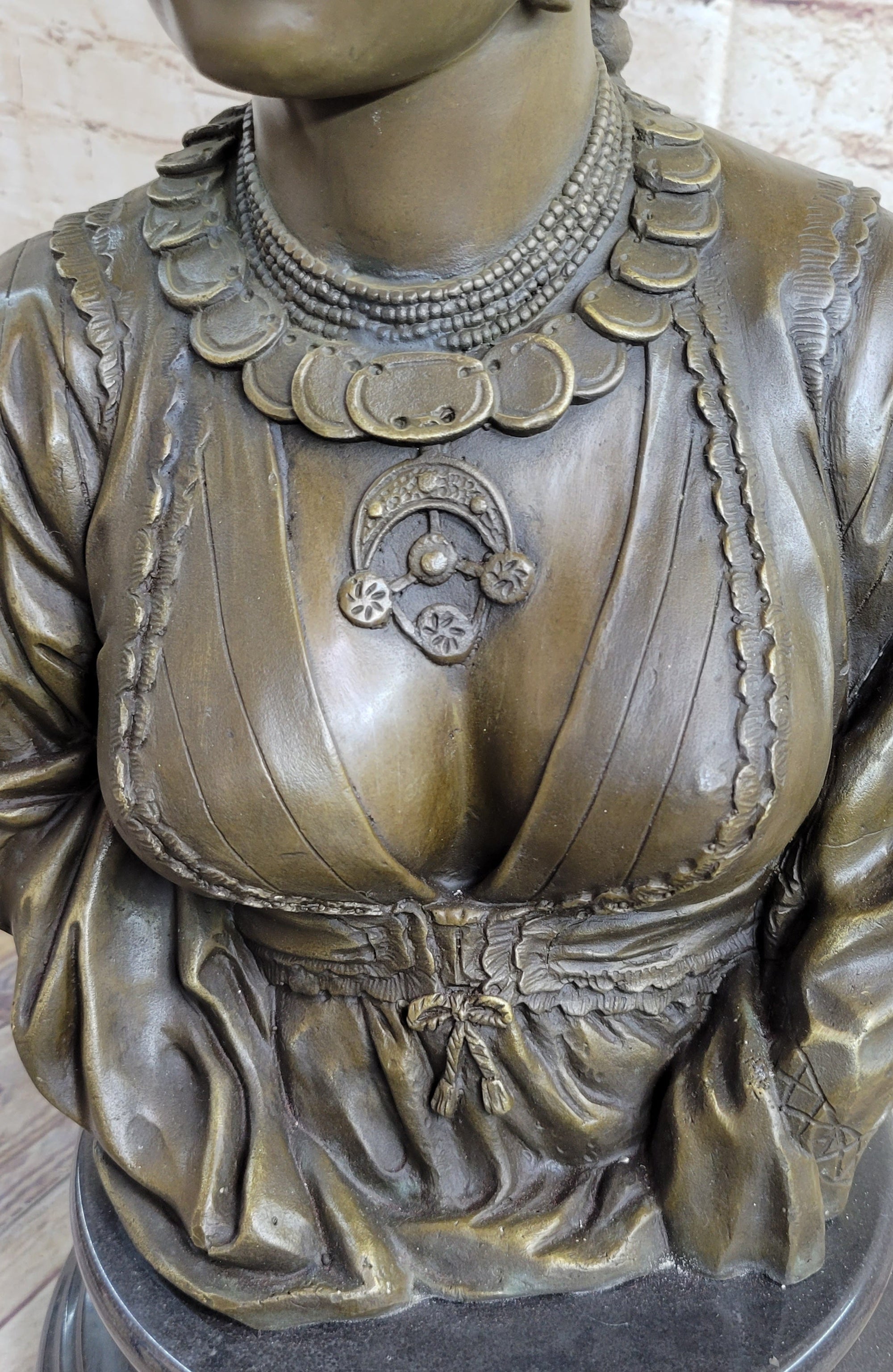 Native American Girl Bronze Bust Sculpture Statue Pocahontas Sacajawea by Villanis 19&quot; x 11&quot;