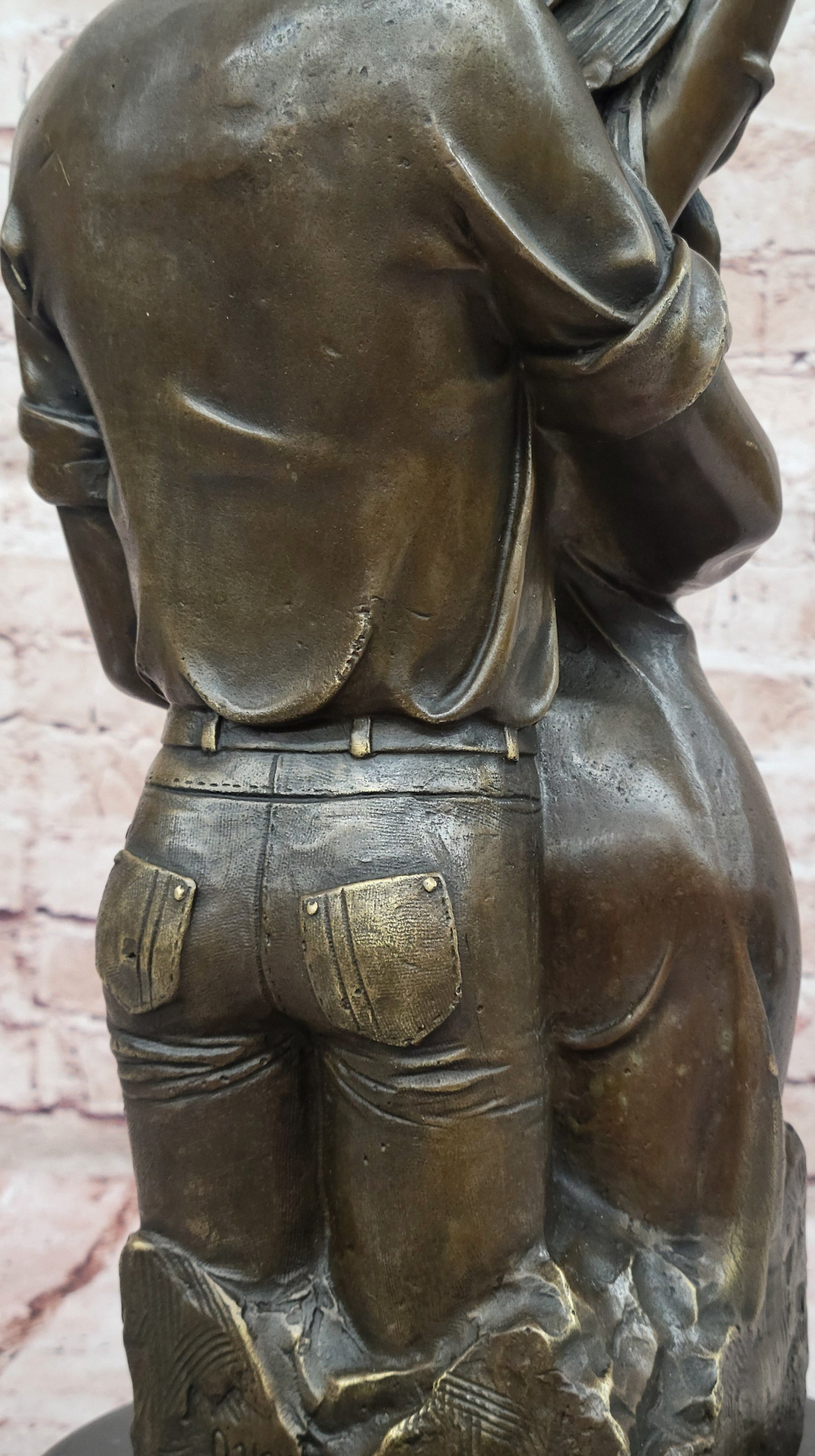 Romantic Bronze Couple Sculpture – Embrace of Love Figurine for Home Decor