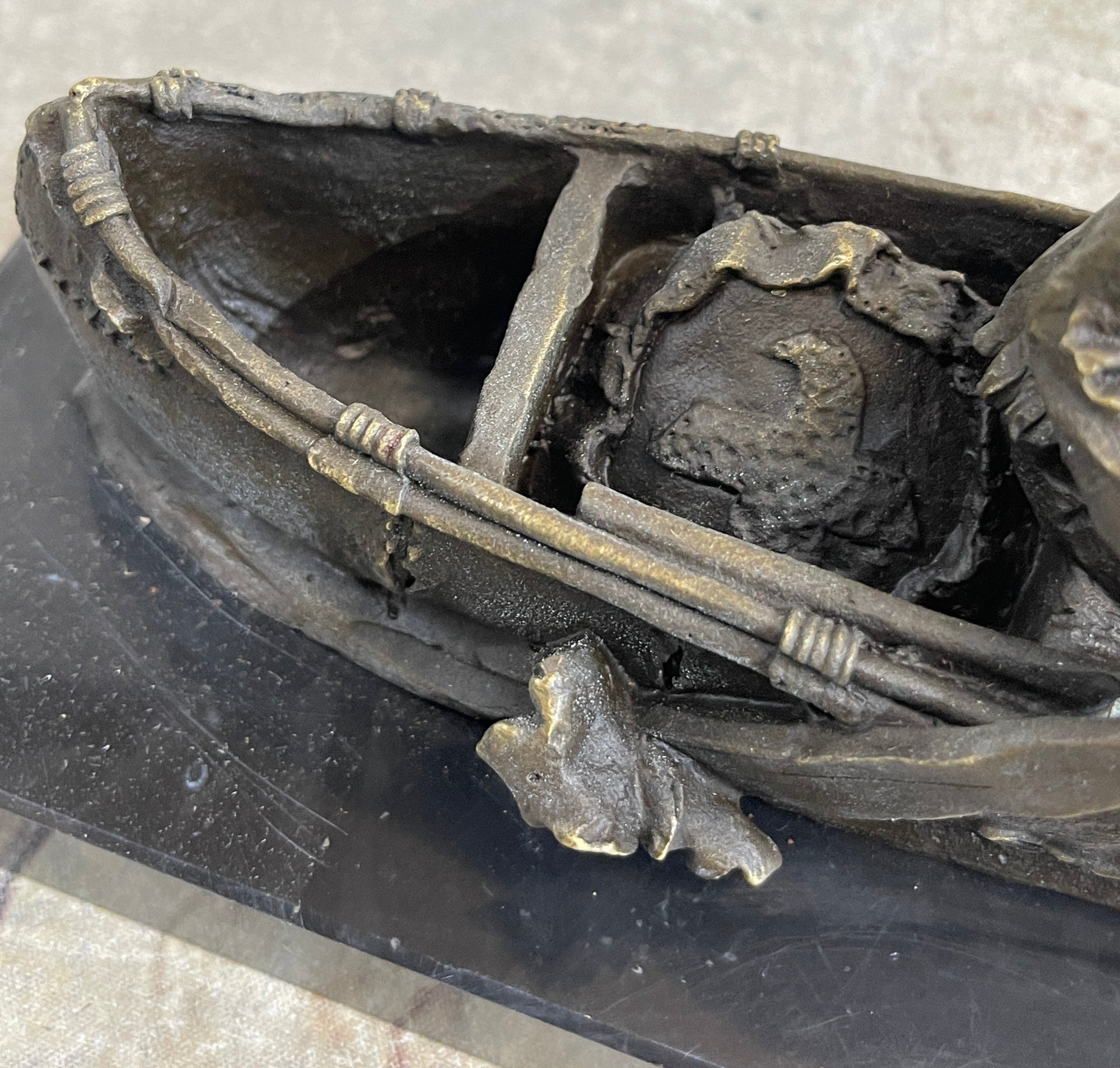 Native American Indian Man in Canoe Bronze Statue Sculpture Figure 7&quot; x 10&quot;