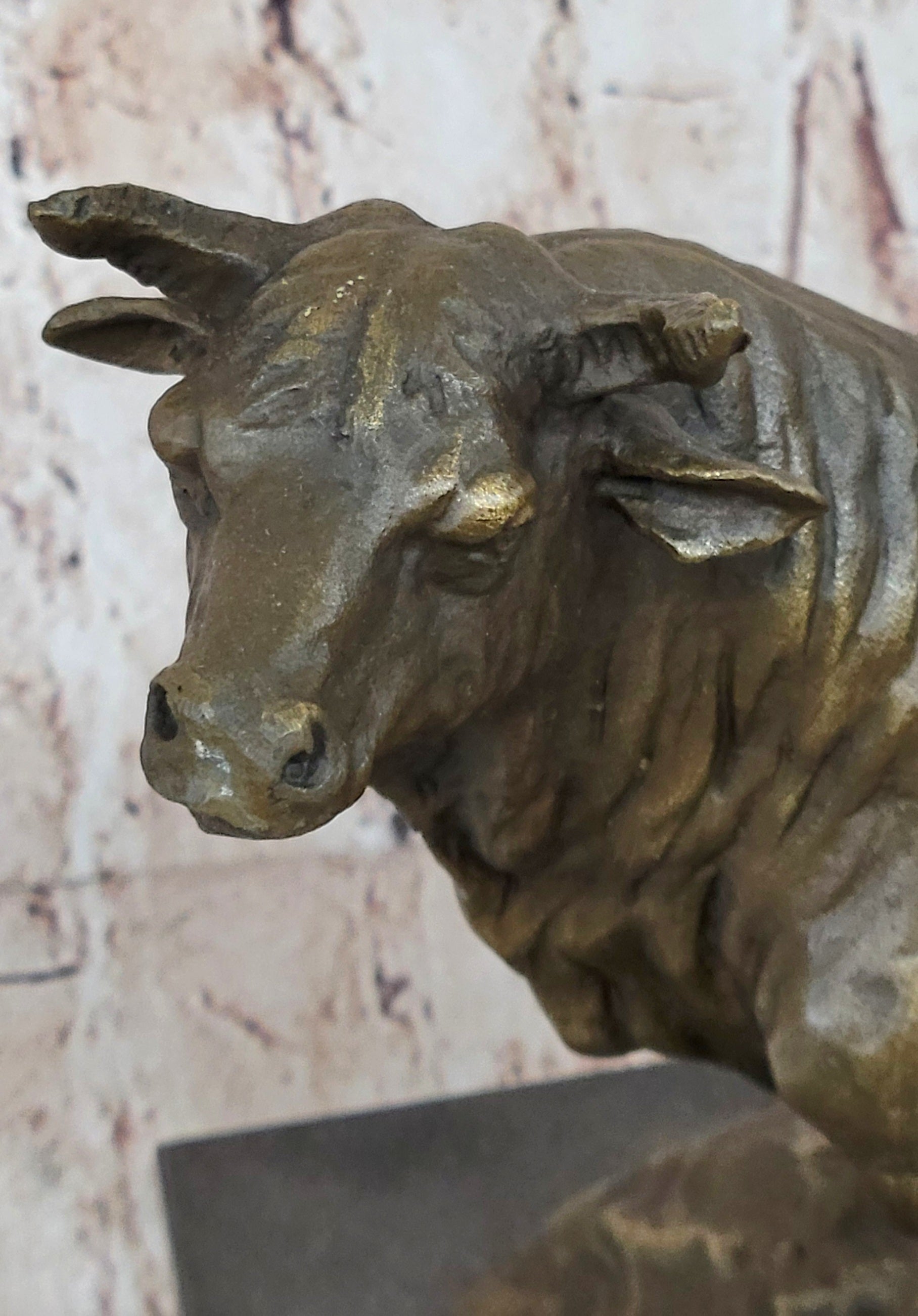 Trotting Bull - Hot Cast Bronze Sculpture Statue Cattle Cow Art Decor