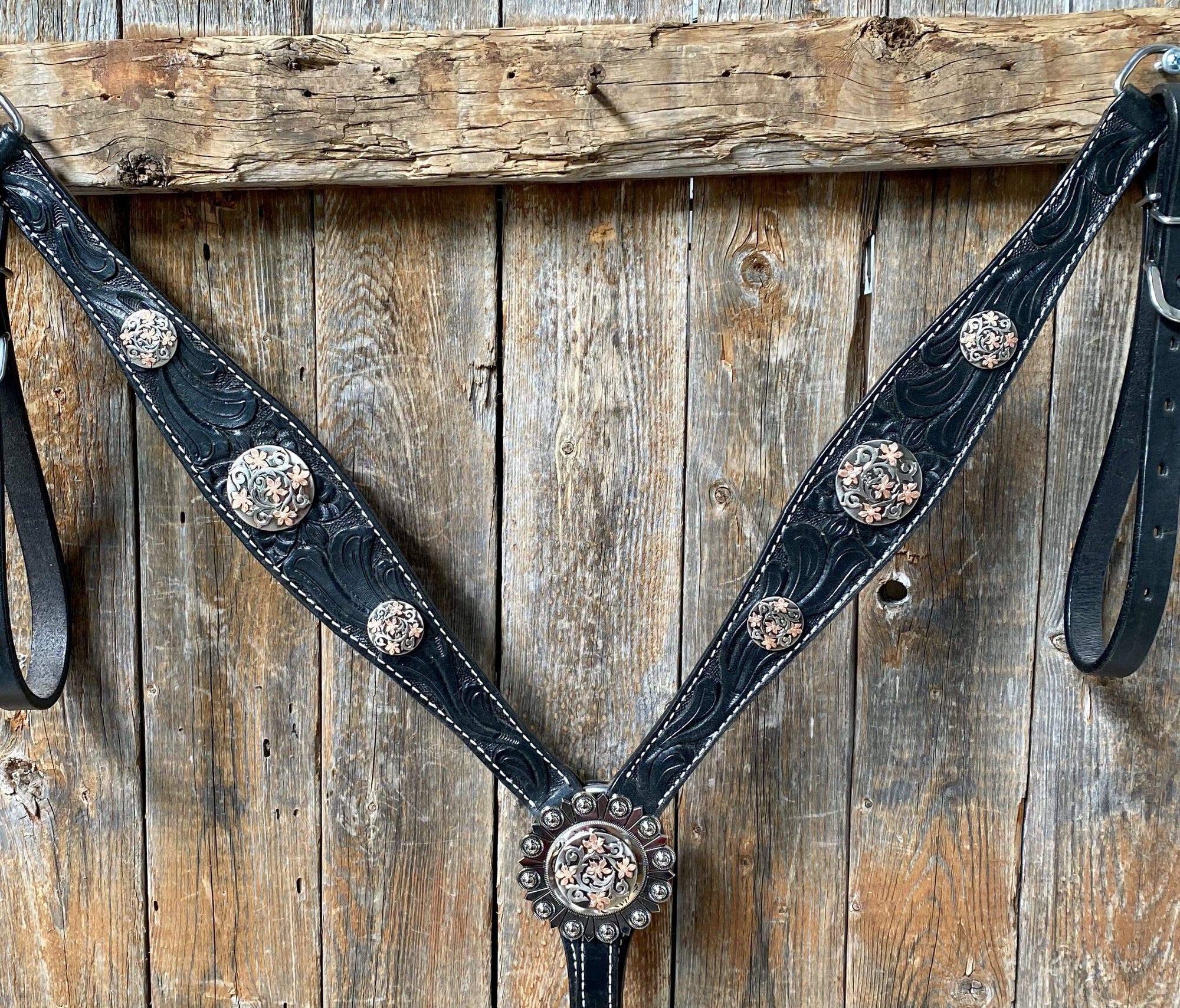Black Breastcollar 