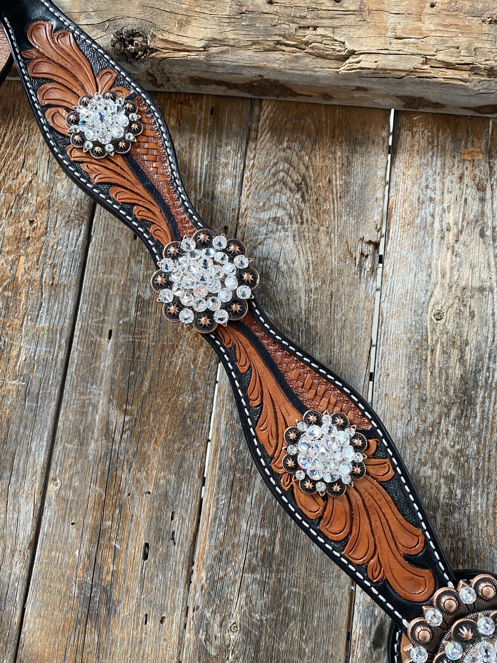 Leaf Scalloped Clear One Ear &amp; Breastcollar 