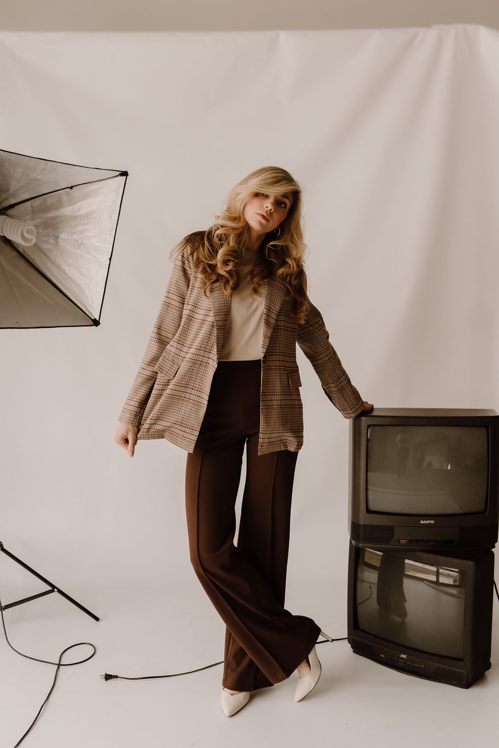 The Zoey Flare Trouser In Chocolate