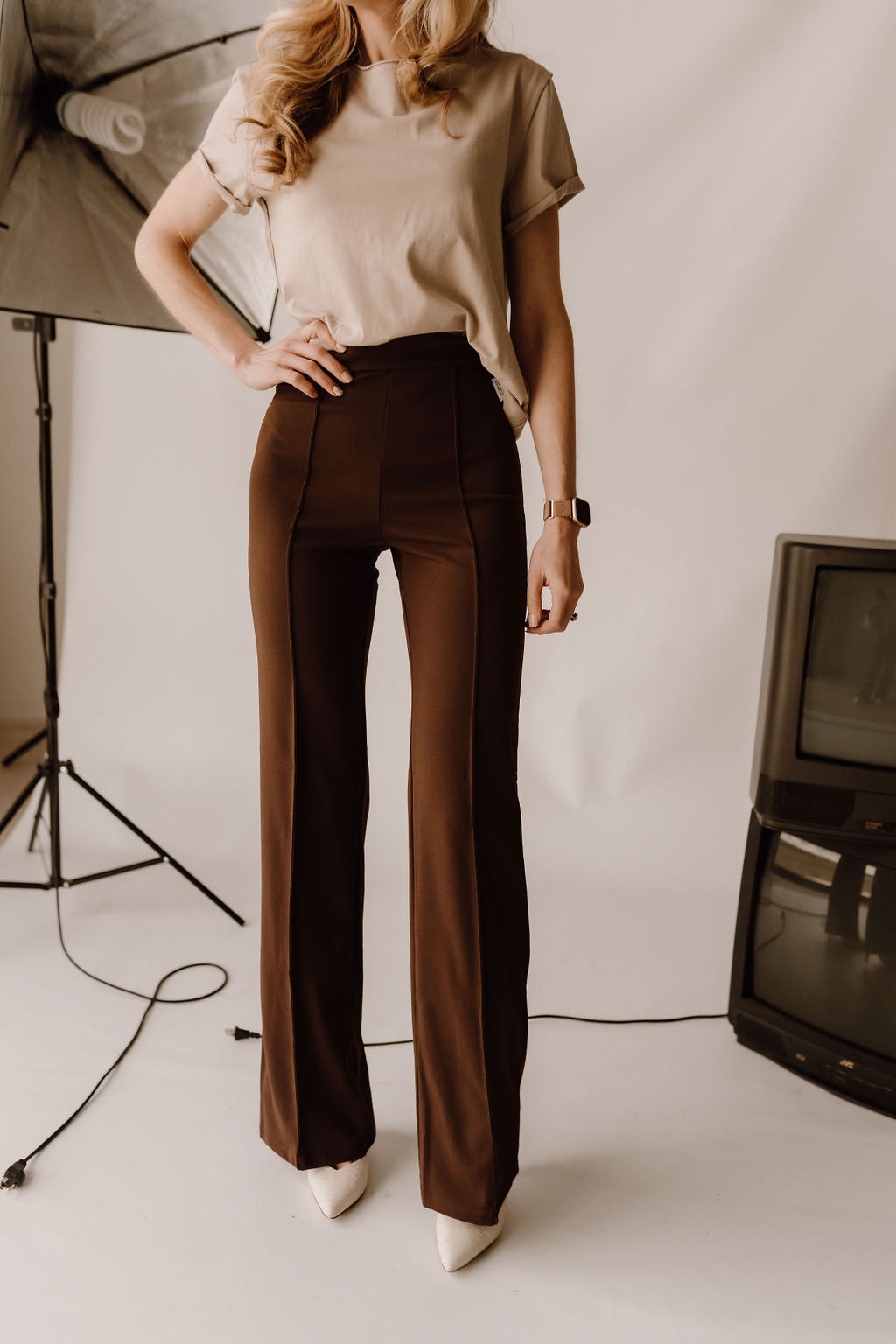 The Zoey Flare Trouser In Chocolate